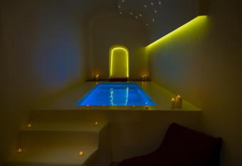 Alma Libre Suites allows 18 year olds to book a room