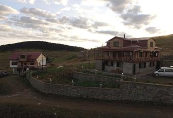 Yildirim Aile Pansiyonu has Balcony rooms