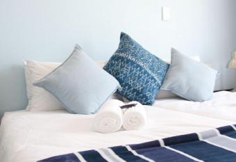 Sea Wind Self Catering Cottages has Balcony rooms