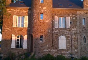Le Manoir de la Bigoti  re has Balcony rooms