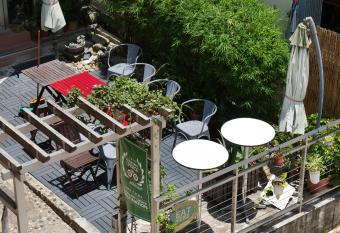 Espace Elastique B&B with contactless check-in has Balcony rooms