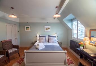 Red Cottage B&B allows 18 year olds to book a room