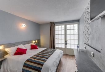 The Originals Access, Hotel Thouars allows 18 year olds to book a room