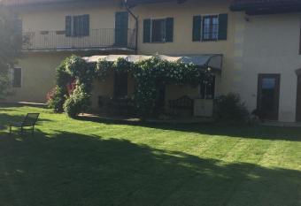 Casa del Bosco has rooms with a private hot tub