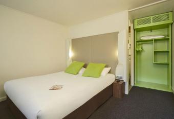 Campanile Lille - Seclin has Balcony rooms