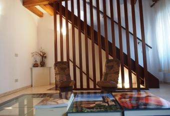Casa sul Cielo di Burano has Balcony rooms