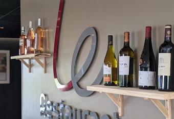 Campanile Salon-De-Provence allows 18 year olds to book a room