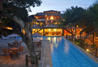 Pontal da Ferradura allows 18 year olds to book a room