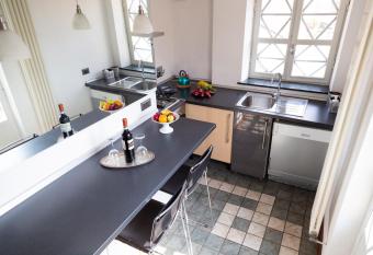 Polvere di Stelle has rooms with a private hot tub