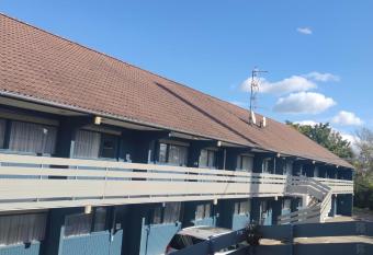 Kyriad Mulhouse Est - Lutterbach allows 18 year olds to book a room