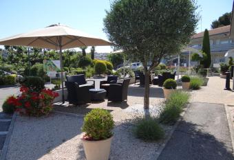 Campanile Marseille Saint Antoine allows 18 year olds to book a room