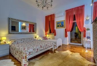 Conty Apartment has Balcony rooms