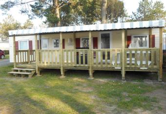 Rev2vacances has Balcony rooms