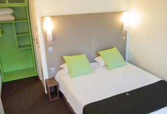 Campanile Nantes Saint-S  bastien-Sur-Loire allows 18 year olds to book a room