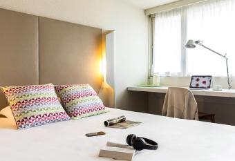 Campanile Argenteuil allows 18 year olds to book a room
