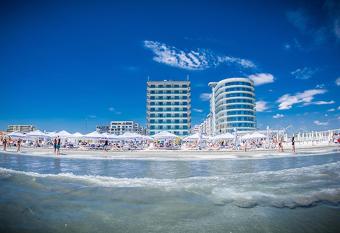 Hotel Opera Mamaia has Balcony rooms