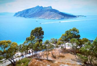 Nikolaos House has Balcony rooms