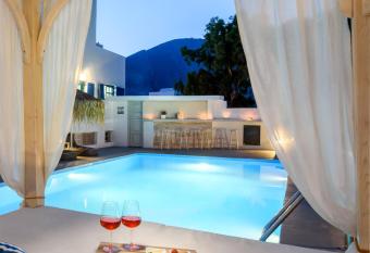 Aegeeis has Balcony rooms