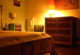 Sicilianhouse has Balcony rooms