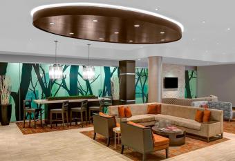 Courtyard by Marriott New York Manhattan/Upper East Side has Balcony rooms