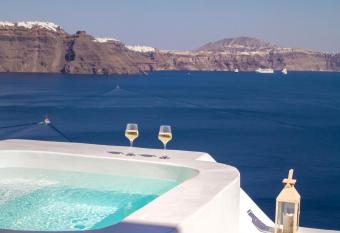 Hector Cave House has Balcony rooms