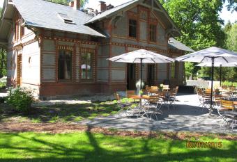 Forsthaus Sommerswalde allows 18 year olds to book a room