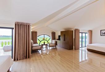 Terrace Villa Hoi An allows 18 year olds to book a room