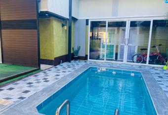 Pakor Boutique Resort allows 18 year olds to book a room