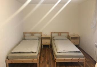 Zimmervermietung Familie Schuster allows 18 year olds to book a room