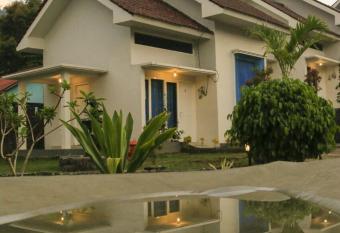 Villa Rumah Bromo has Balcony rooms