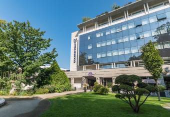 Golden Tulip Aix les Bains - Hotel & Spa has Balcony rooms