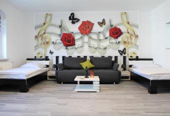 Richter Apartments Finsterwalde allows 18 year olds to book a room