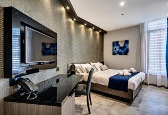 The District Hotel allows 18 year olds to book a room