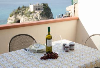 Lo Splendore del Borgo has Balcony rooms