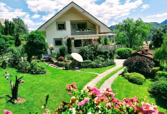 Apartments Green Paradise has Balcony rooms