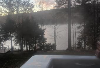 Strong Timbers BnB has rooms with a private hot tub