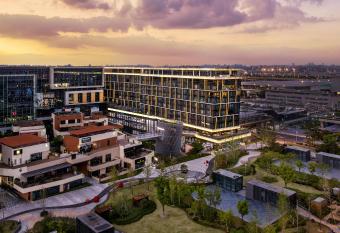 Cordis Shanghai Hongqiao (Langham Hospitality Group) has Balcony rooms