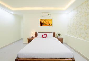 Sen Vang Hotel allows 18 year olds to book a room