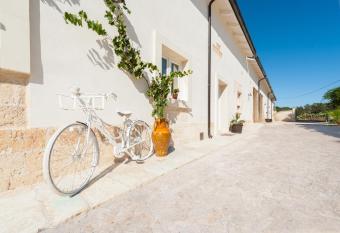 Masseria Monache has Balcony rooms