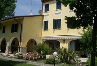 Ca l oasi has Balcony rooms