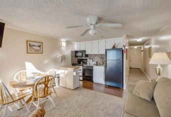 Stroll to Slopes, Village Area, Ski in-out MtLodge 237 allows 18 year olds to book a room