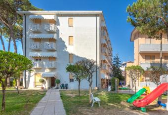 Villa Delfa has Balcony rooms