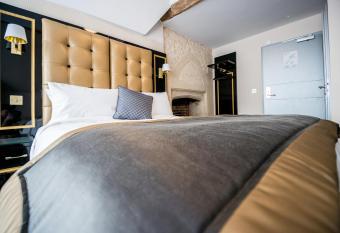 Museum Hotel Oxford allows 18 year olds to book a room