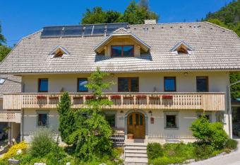 Tourist farm Mulej has Balcony rooms