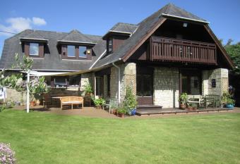 Hare Lodge B&B has Balcony rooms