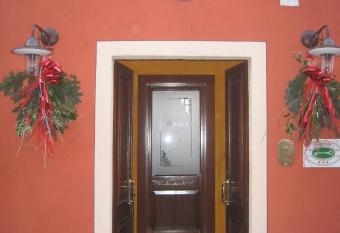 I Malpensanti del Trieste has Balcony rooms