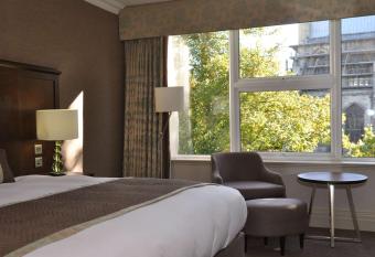 Mercure Winchester Wessex Hotel allows 18 year olds to book a room