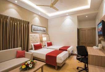 Kalinga Hotel allows 18 year olds to book a room