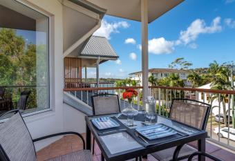 Drifters Apartment has Balcony rooms