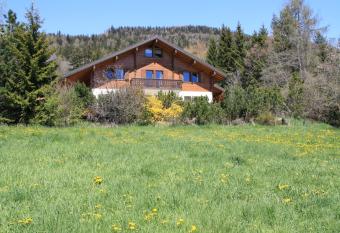 Chalet Domaine de la Famille te Arbaz has Balcony rooms